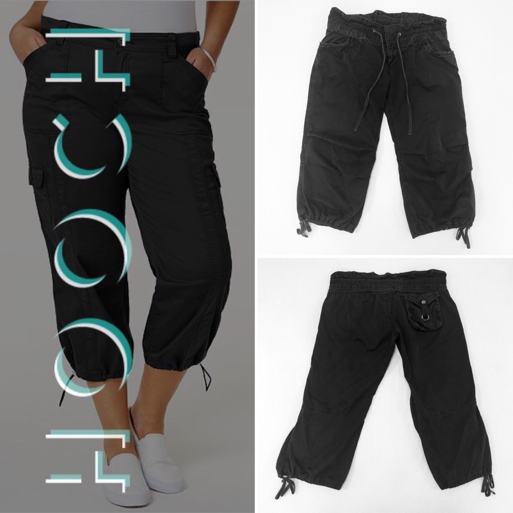 Women’s Cropped Pants Size: 6